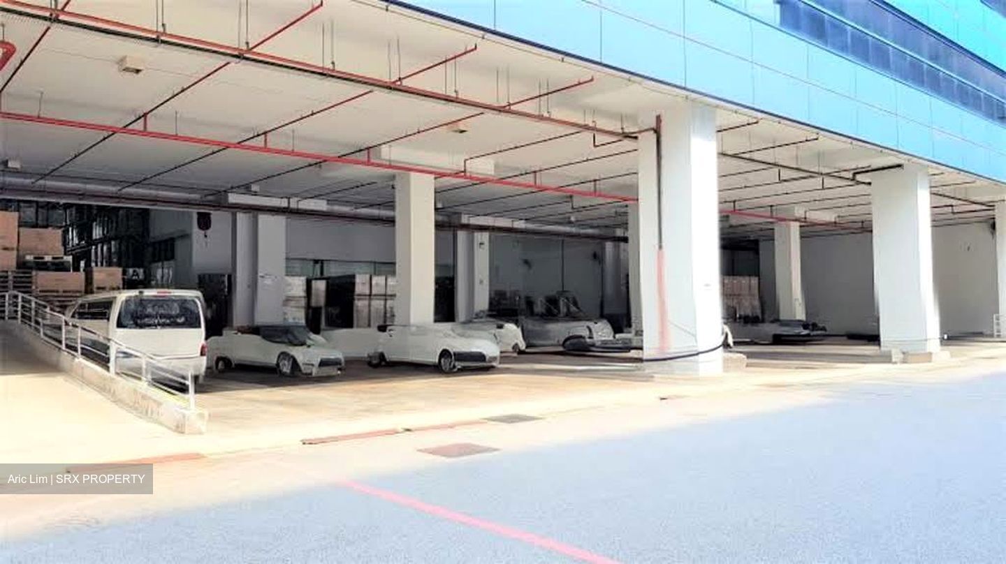 Nan Wah Building (D16), Factory #543660451